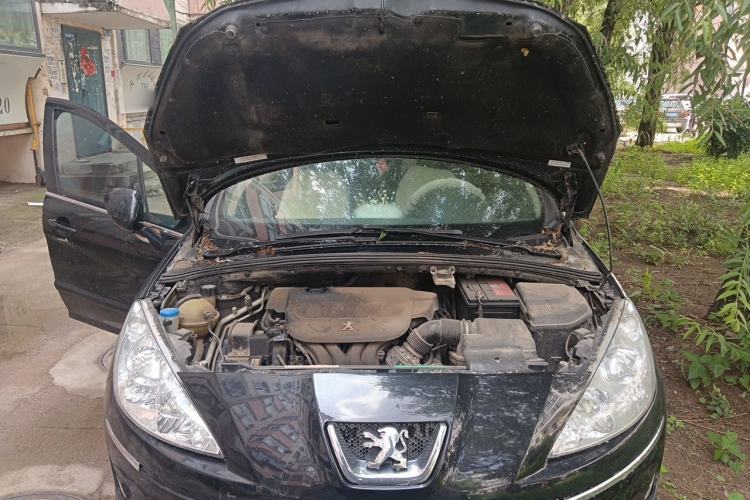 Used Peugeot 408 2011 2.0L Manual Comfort Edition Engine Bay