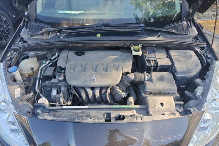 Used Peugeot 408 2011 2.0L Manual Comfort Edition Engine Bay