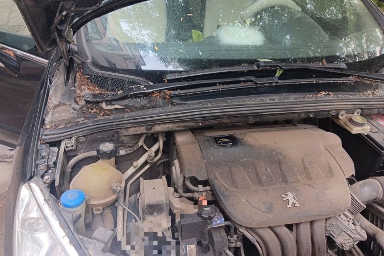Used Peugeot 408 2011 2.0L Manual Comfort Edition Engine Bay Right