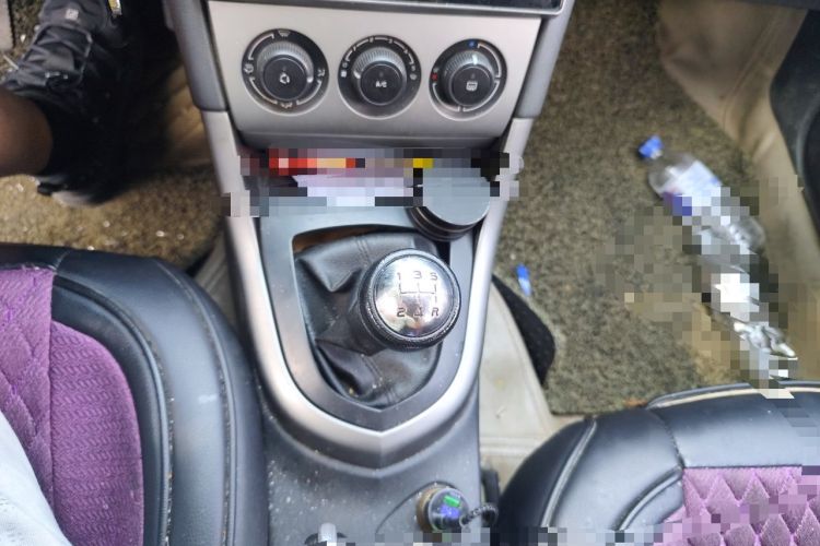 Used Peugeot 408 2011 1.6L Manual Comfort Edition Gear Lever
