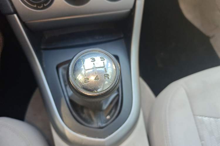 Used Peugeot 408 2011 2.0L Manual Comfort Edition Gear Lever