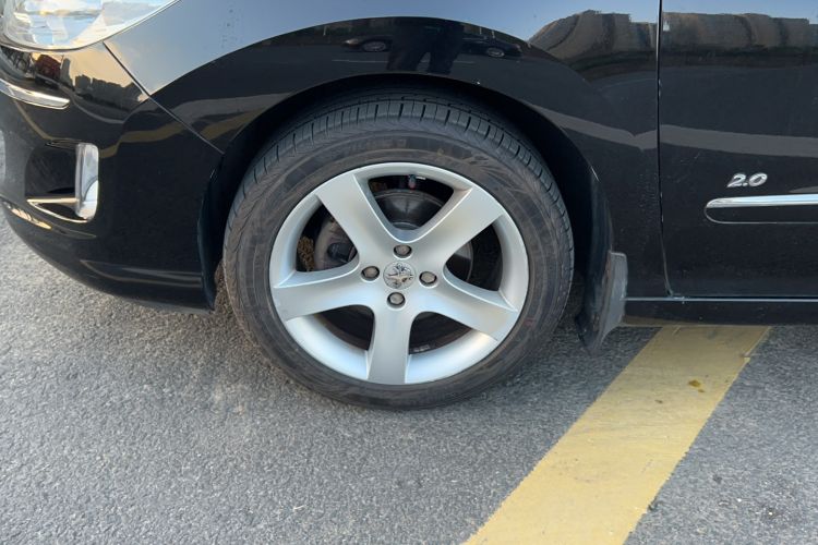 Used Peugeot 408 2011 2.0L Manual Luxury Edition Left Front Wheel Hub