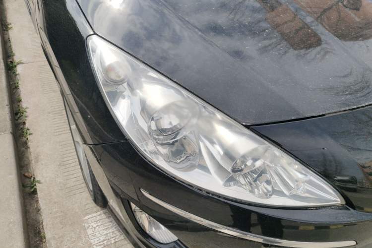Used Peugeot 408 2011 2.0L Automatic Comfort Edition Right Front Headlight