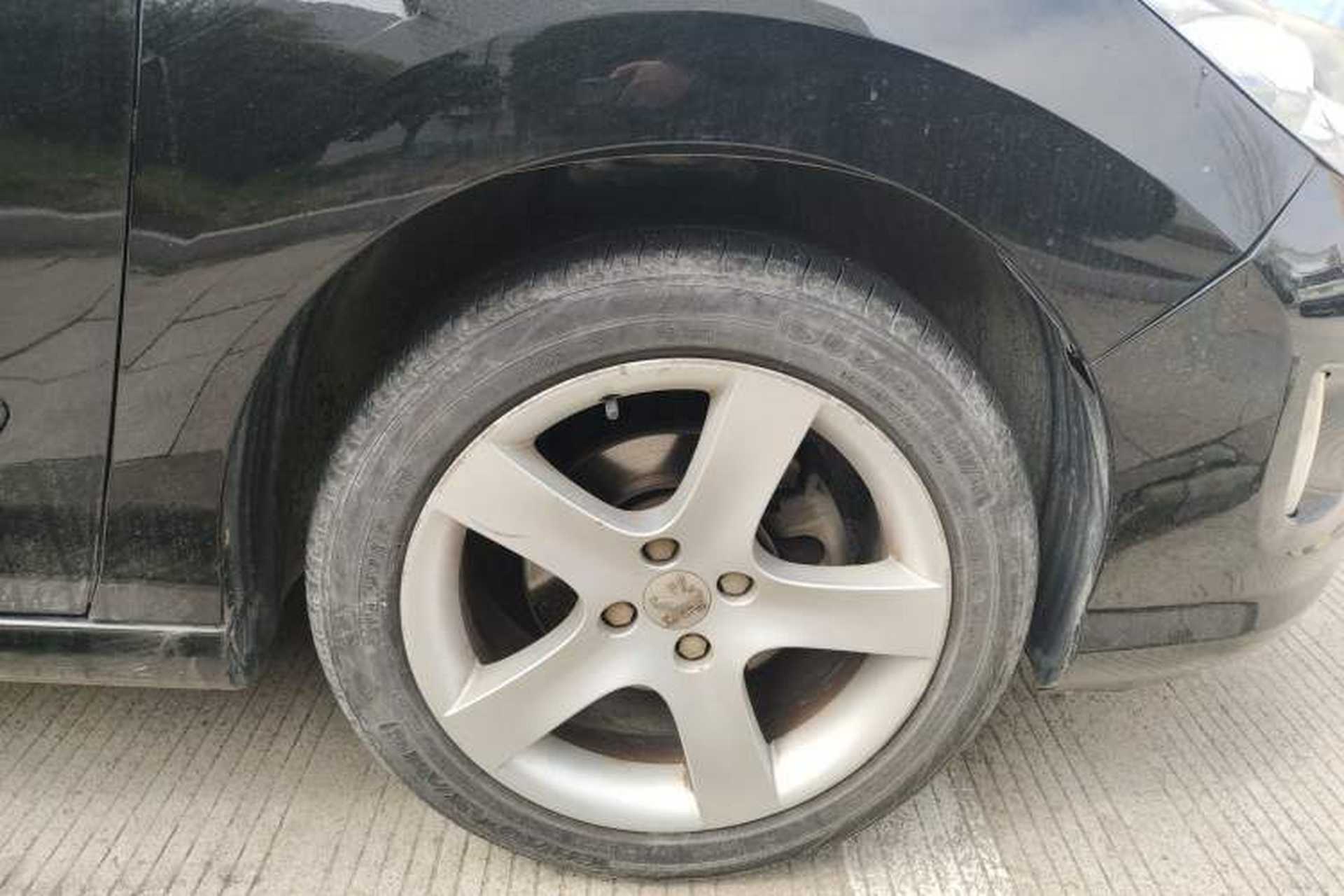 Used Peugeot 408 2011 2.0L Automatic Comfort Edition Right Front Wheel Hub
