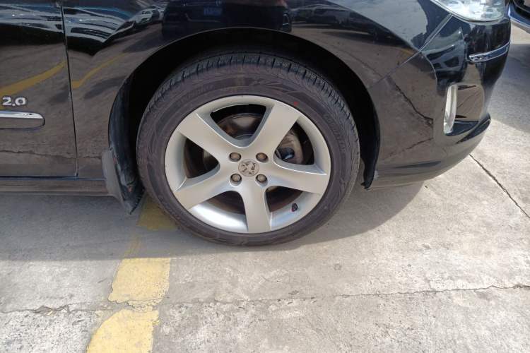 Used Peugeot 408 2011 2.0L Manual Luxury Edition Right Front Wheel Hub