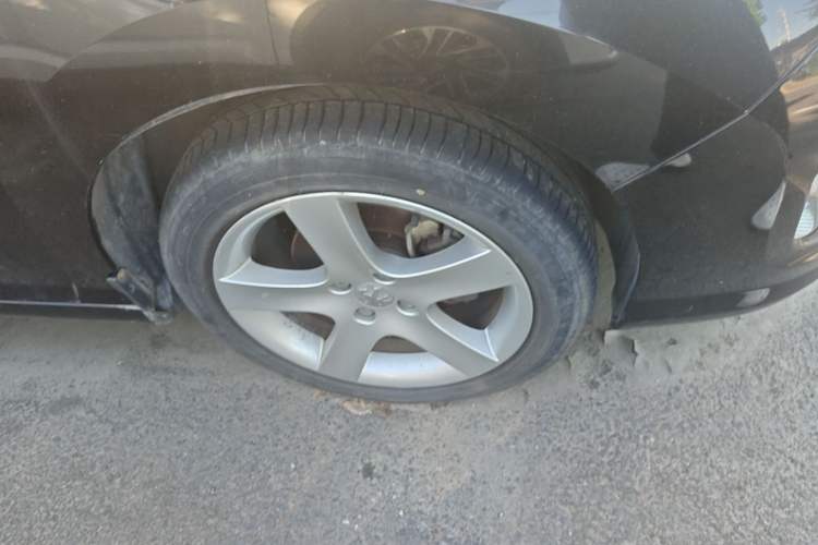 Used Peugeot 408 2011 2.0L Manual Comfort Edition Right Front Wheel Hub