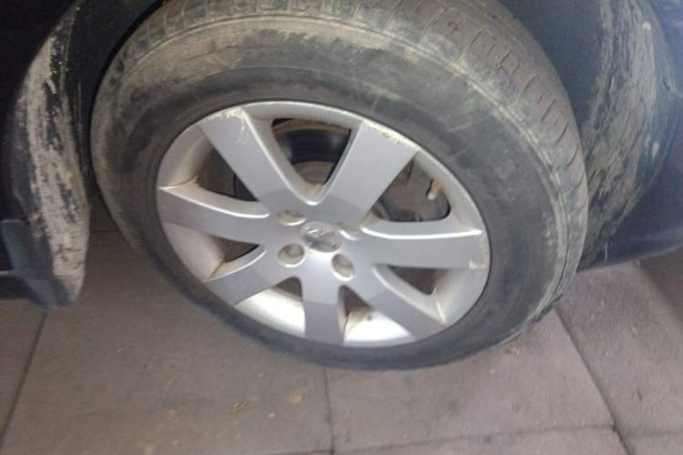 Used Peugeot 408 2011 1.6L Automatic Comfort Edition Right Front Wheel Hub