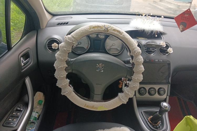 Used Peugeot 408 2011 2.0L Manual Comfort Edition Steering Wheel