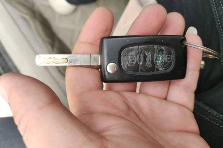 Used Peugeot 408 2011 2.0L Automatic Comfort Edition Vehicle Key