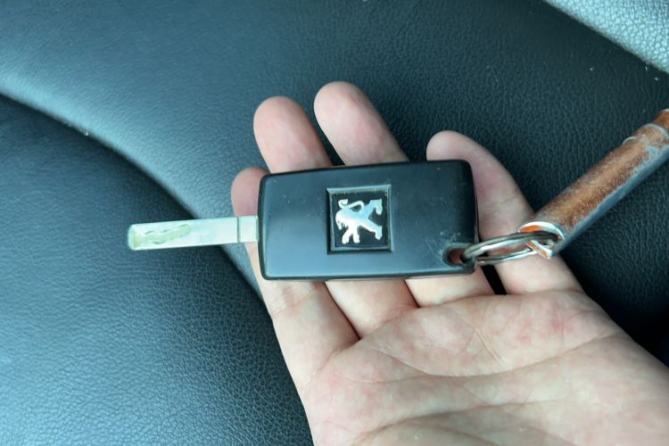 Used Peugeot 408 2011 2.0L Manual Luxury Edition Vehicle Key