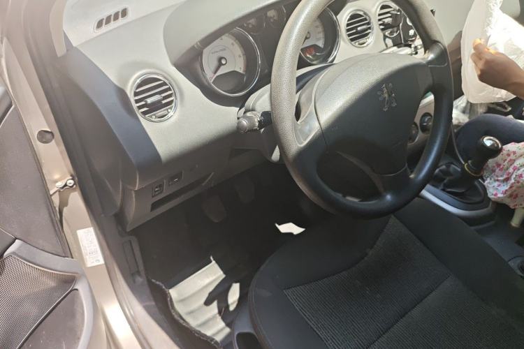 Used Peugeot 408 2011 1.6L Manual Comfort Edition Driver Seat