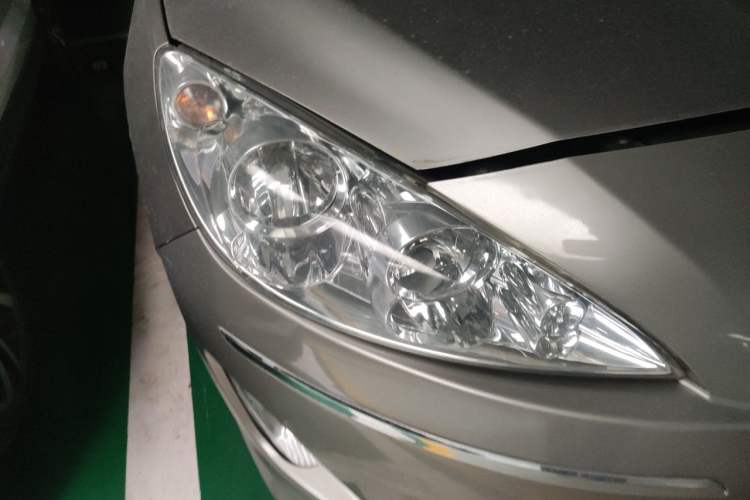 Used Peugeot 408 2011 1.6L Automatic Comfort Edition Right Front Headlight