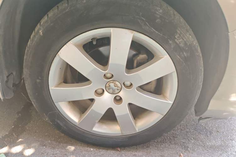 Used Peugeot 408 2011 1.6L Manual Comfort Edition Right Front Wheel Hub