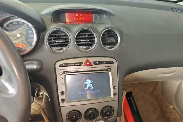 Used Peugeot 408 2011 2.0L Automatic Comfort Edition Audio And AC Panel