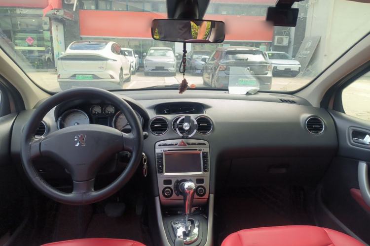 Used Peugeot 408 2011 2.0L Automatic Luxury Edition Center Console
