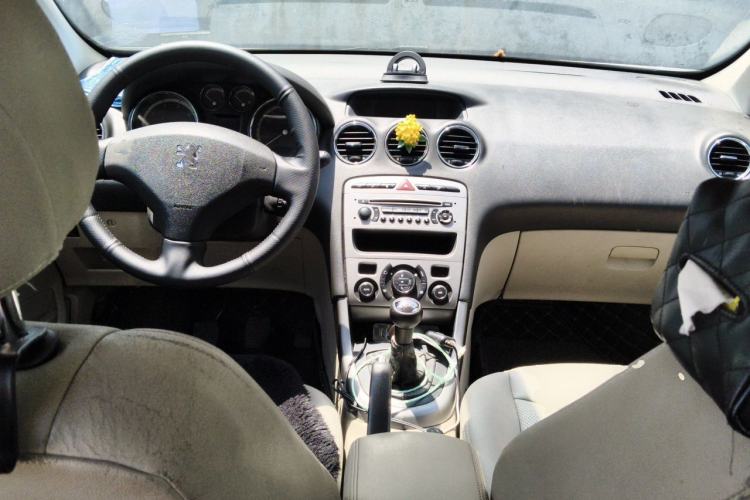 Used Peugeot 408 2011 2.0L Manual Luxury Edition Center Console