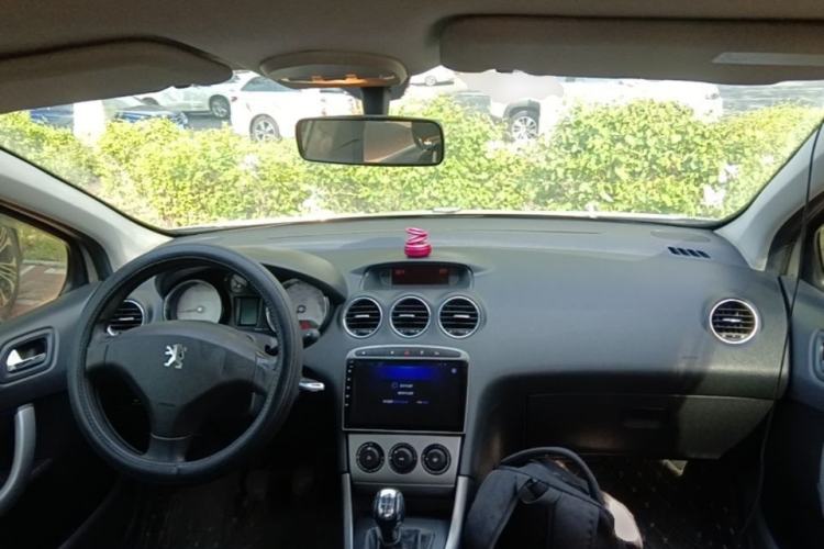 Used Peugeot 408 2011 1.6L Manual Comfort Edition Center Console