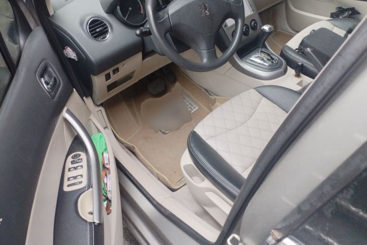 Used Peugeot 408 2011 2.0L Automatic Comfort Edition Driver Seat