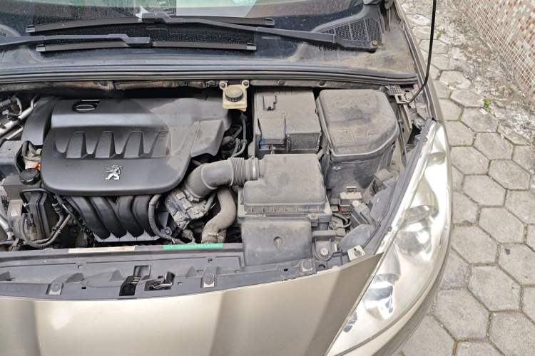 Used Peugeot 408 2011 2.0L Manual Comfort Edition Engine Bay Left