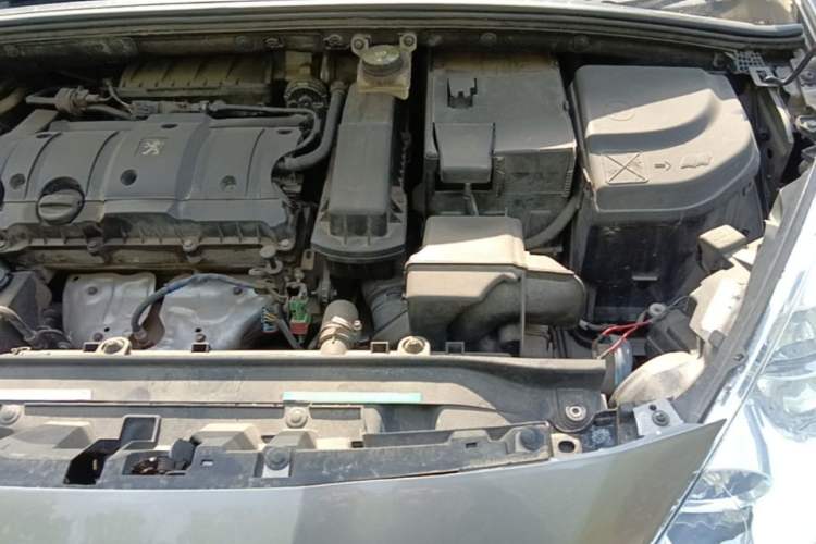 Used Peugeot 408 2011 1.6L Manual Comfort Edition Engine Bay Left