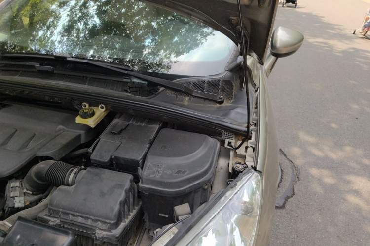Used Peugeot 408 2011 2.0L Automatic Comfort Edition Engine Bay Left