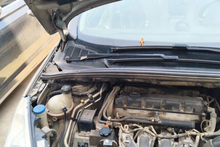 Used Peugeot 408 2011 2.0L Manual Luxury Edition Engine Bay Right