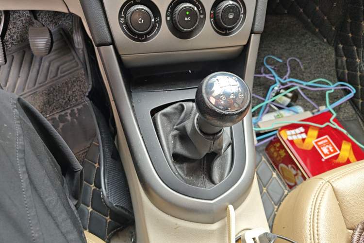 Used Peugeot 408 2011 2.0L Manual Comfort Edition Gear Lever