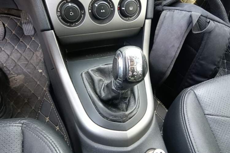 Used Peugeot 408 2011 1.6L Manual Comfort Edition Gear Lever