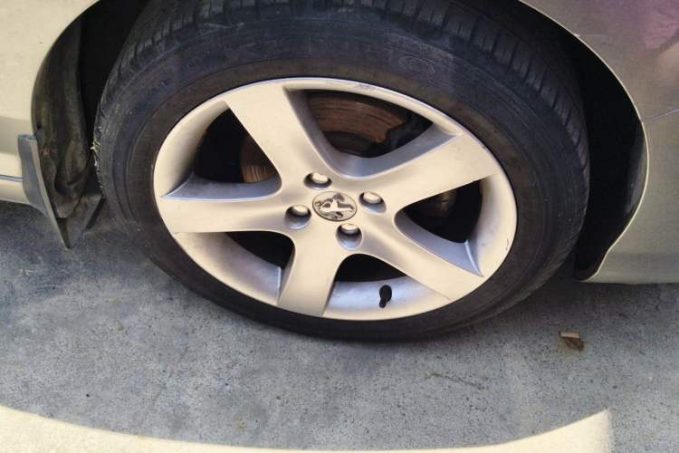 Used Peugeot 408 2011 2.0L Manual Luxury Edition Right Front Wheel Hub