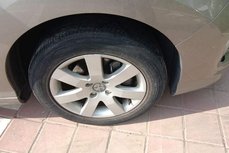 Used Peugeot 408 2011 1.6L Manual Comfort Edition Right Front Wheel Hub
