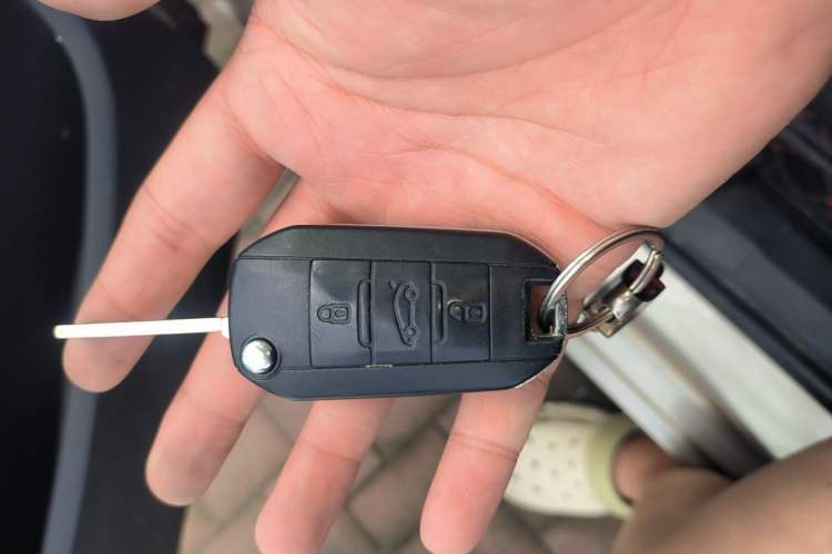 Used Peugeot 408 2011 2.0L Automatic Luxury Edition Vehicle Key