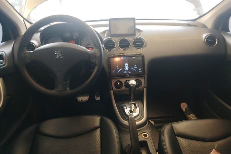 Used Peugeot 408 2011 1.6L Automatic Luxury Edition Center Console