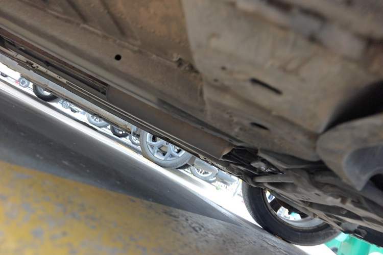 Used Peugeot 408 2011 2.0L Manual Comfort Edition Chassis Front Right