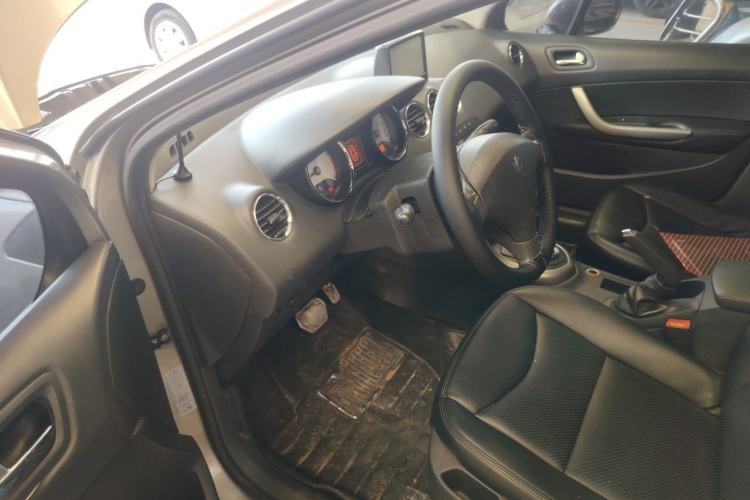 Used Peugeot 408 2011 1.6L Automatic Luxury Edition Driver Seat