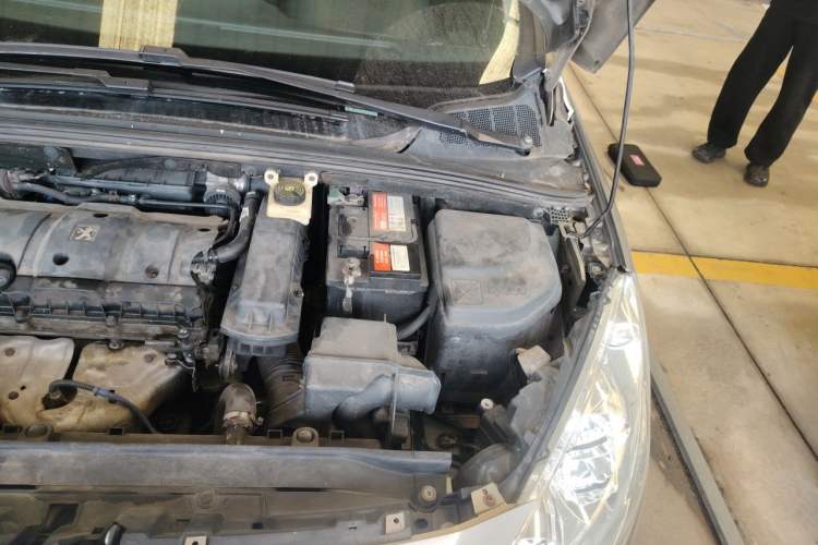 Used Peugeot 408 2011 1.6L Automatic Luxury Edition Engine Bay Left