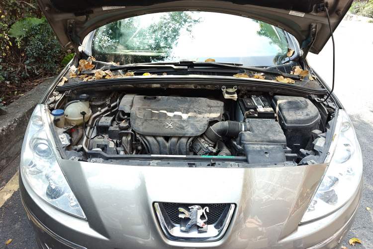 Used Peugeot 408 2011 2.0L Automatic Comfort Edition Engine Bay