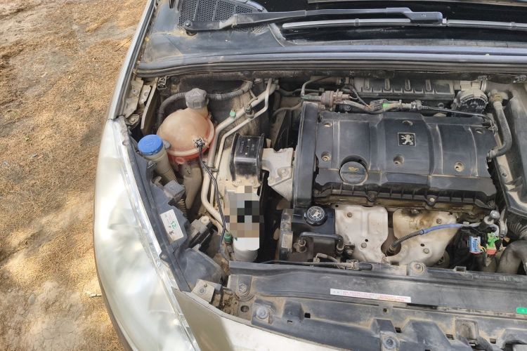 Used Peugeot 408 2011 1.6L Manual Comfort Edition Engine Bay Right