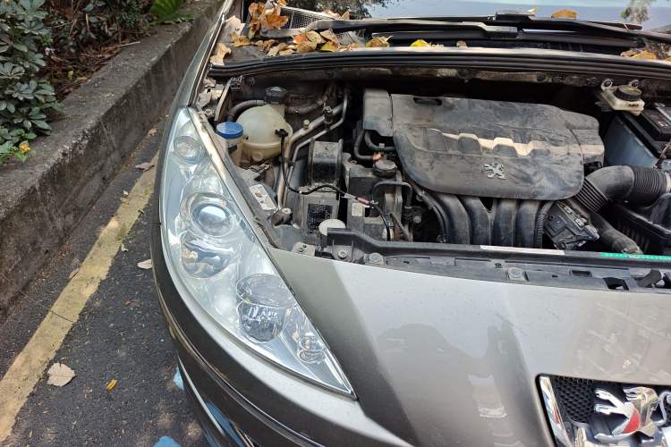 Used Peugeot 408 2011 2.0L Automatic Comfort Edition Engine Bay Right