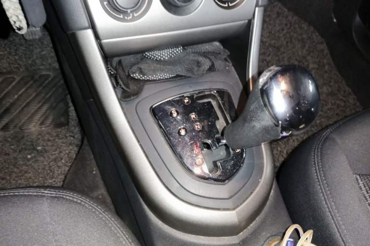 Used Peugeot 408 2011 1.6L Automatic Comfort Edition Gear Lever