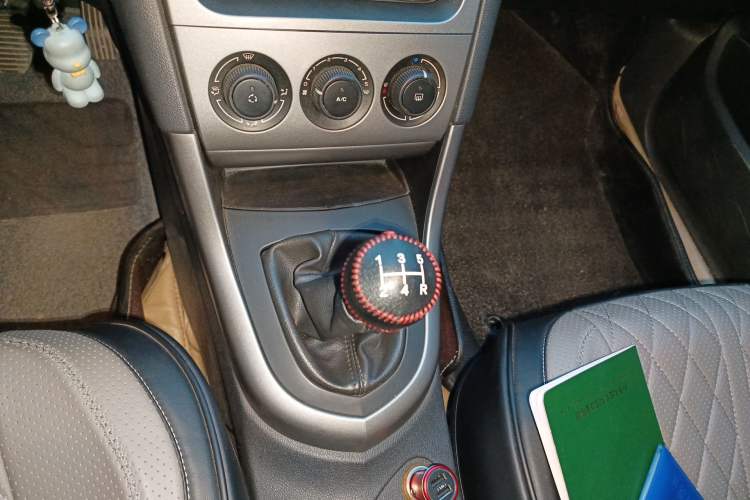 Used Peugeot 408 2011 1.6L Manual Comfort Edition Gear Lever