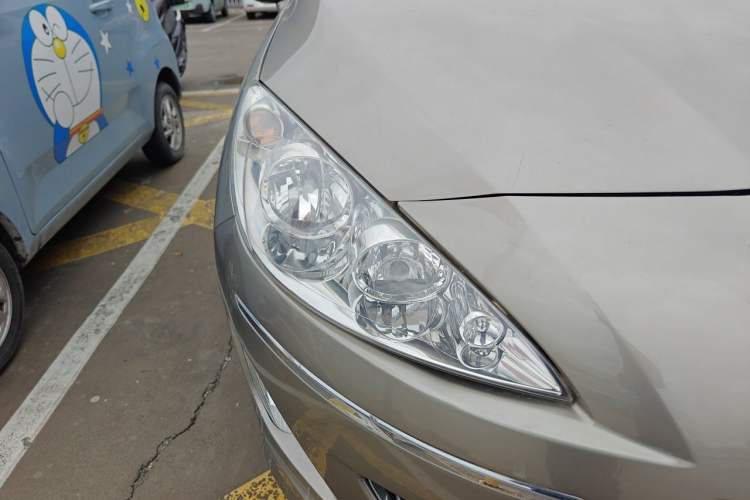 Used Peugeot 408 2011 2.0L Manual Comfort Edition Right Front Headlight