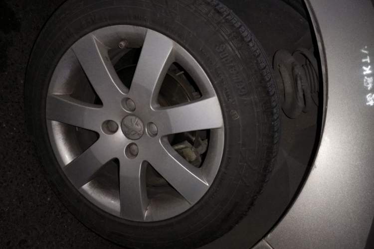 Used Peugeot 408 2011 1.6L Automatic Comfort Edition Right Front Wheel Hub