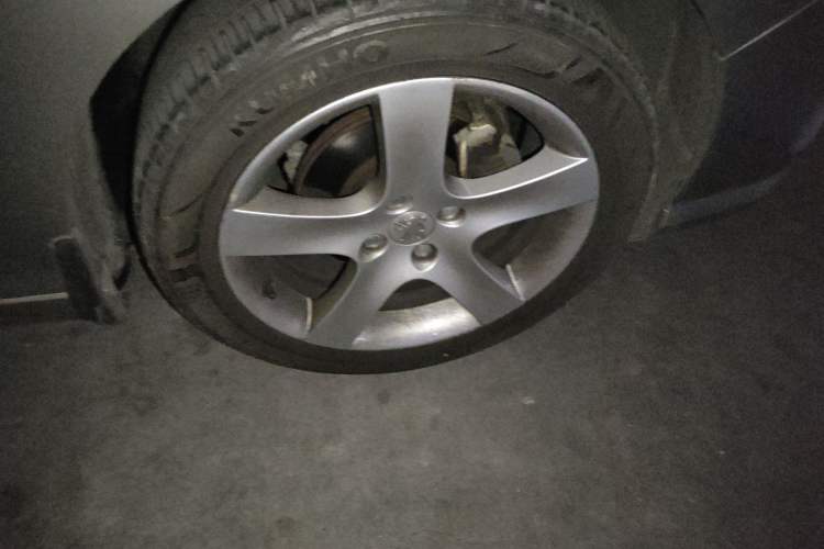 Used Peugeot 408 2011 2.0L Automatic Comfort Edition Right Front Wheel Hub