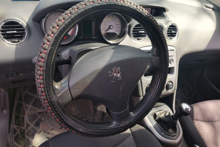 Used Peugeot 408 2011 1.6L Manual Comfort Edition Steering Wheel