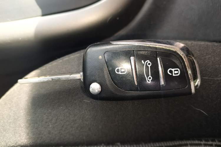 Used Peugeot 408 2011 1.6L Manual Comfort Edition Vehicle Key