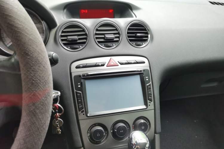 Used Peugeot 408 2011 2.0L Automatic Comfort Edition Audio And AC Panel