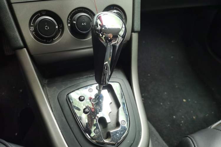 Used Peugeot 408 2011 2.0L Automatic Comfort Edition Gear Lever