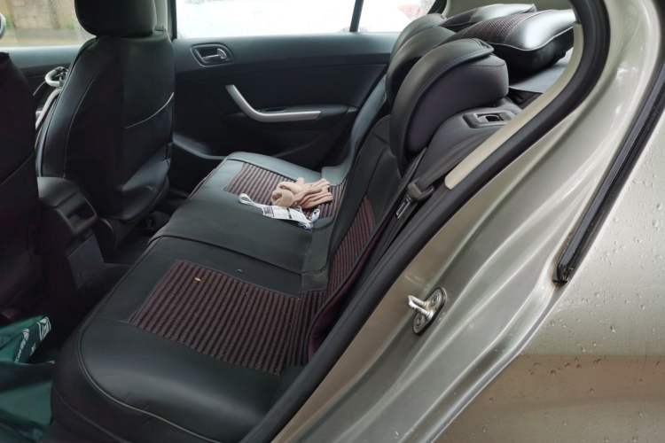 Used Peugeot 408 2011 2.0L Automatic Comfort Edition Left Rear Seat