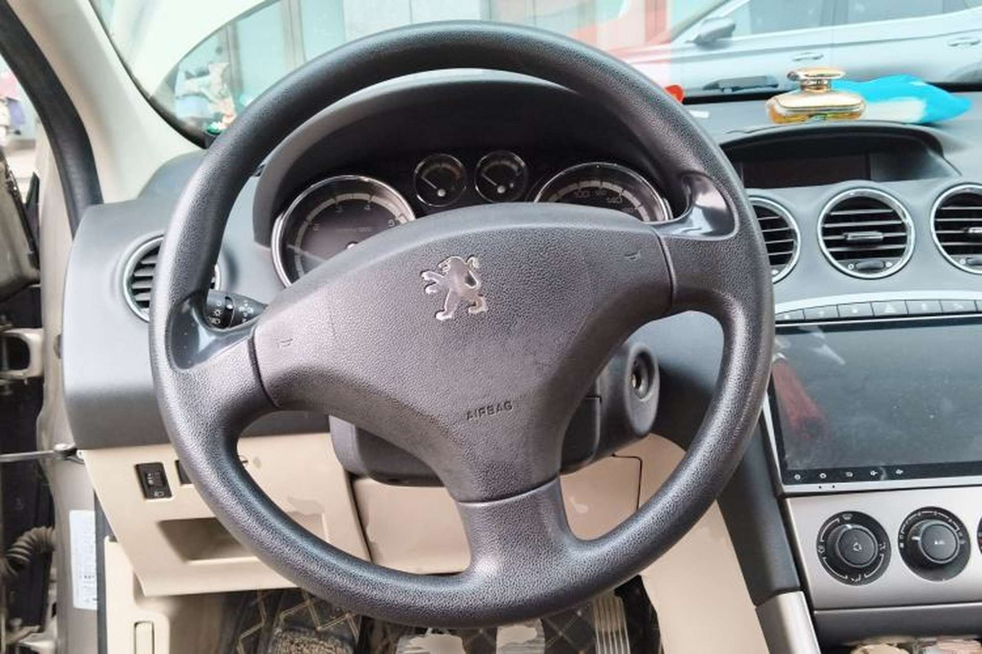 Used Peugeot 408 2011 1.6L Manual Comfort Edition Steering Wheel
