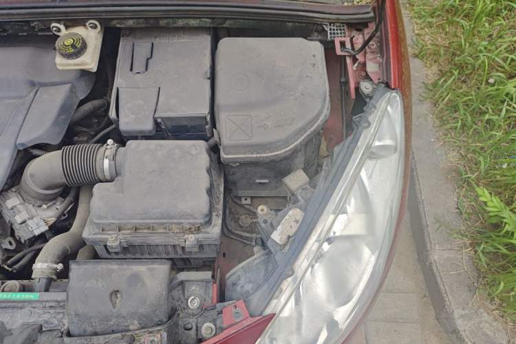 Used Peugeot 408 2011 2.0L Automatic Comfort Edition Engine Bay Left